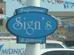 Professional Sign making company incorrectly using an apostrophe